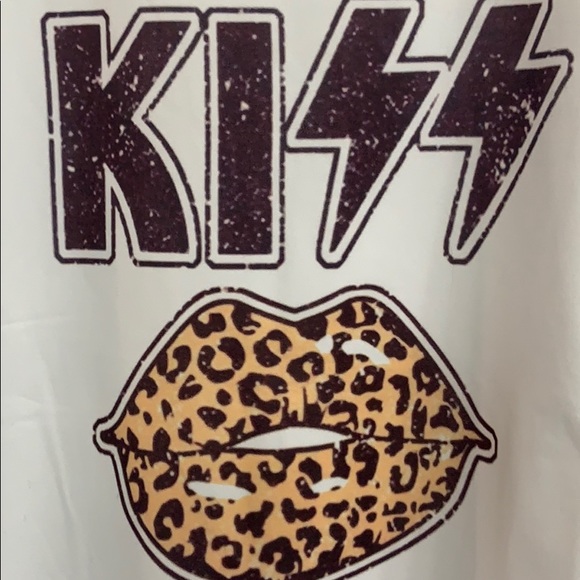 ⭐️NEW ANIMAL PRINT 💋 LIPS T-SHIRT - Picture 5 of 12